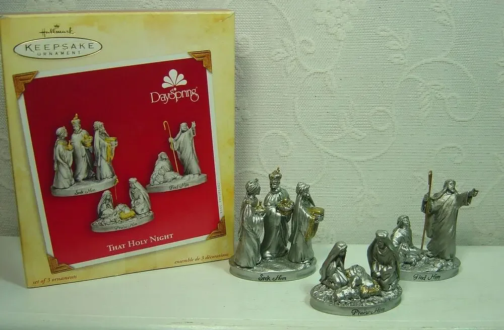 HALLMARK ORNAMENT- DAYSPRING THAT HOLY NIGHT-3 PCE SET-FROM 2004